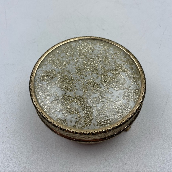 Vintage Regent of London Trinket Vanity Box box in gold filigree - Picture 2 of 10